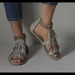Steve Madden Silver Fringe Sandal size 8
